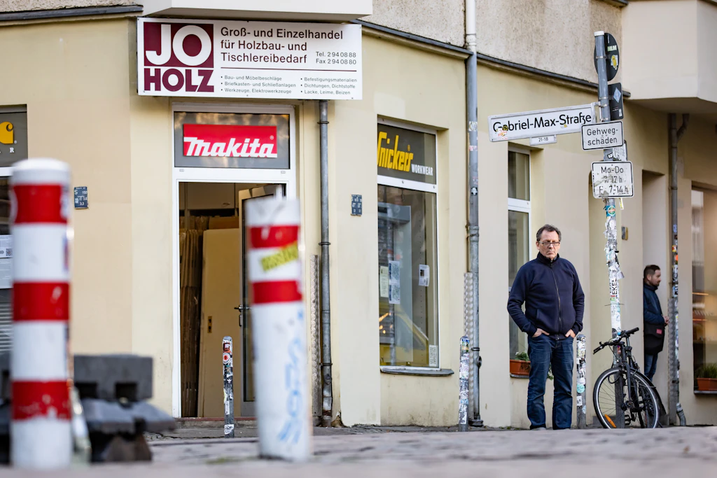 Poller-Wahnsinn! Tischler kämpft ums Überleben am Boxi