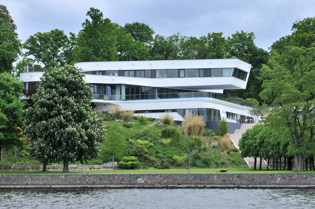 Erbaut von Brad Pitts Freunden: Diese Mega-Villa kostet 79 Mio. Euro
