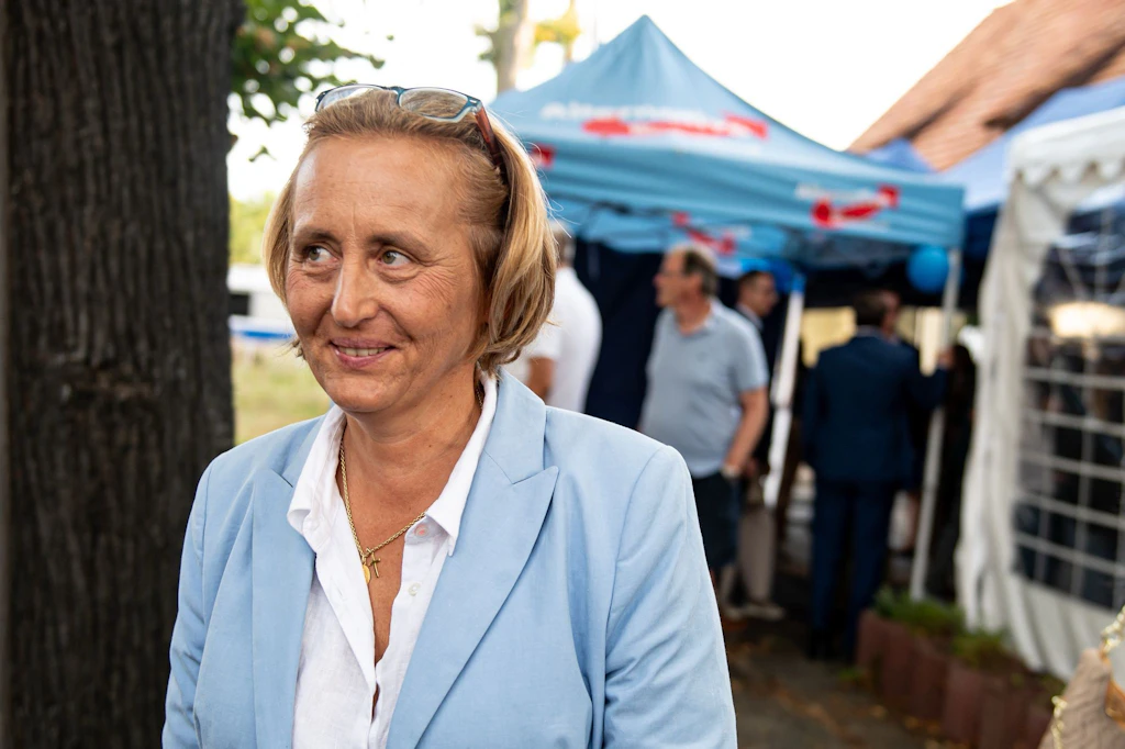 AfD politikacı Beatrix von Storch, Lichtenberger Gymnasium-Protest Öğrencilerle Konuşmalı