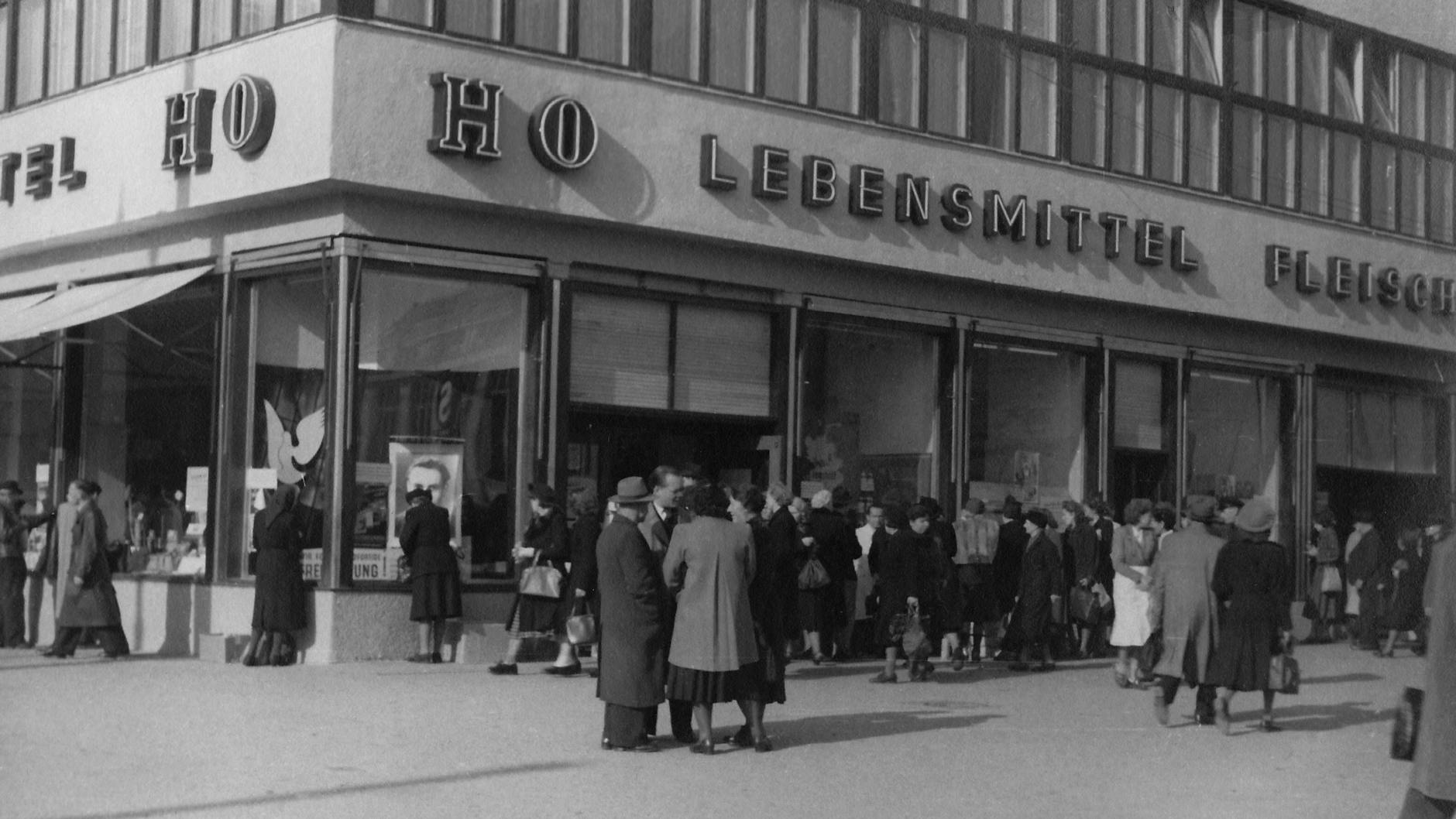 Auch der Handel in der DDR wird in vielen Witzen aus der DDR aufs Korn genommen.