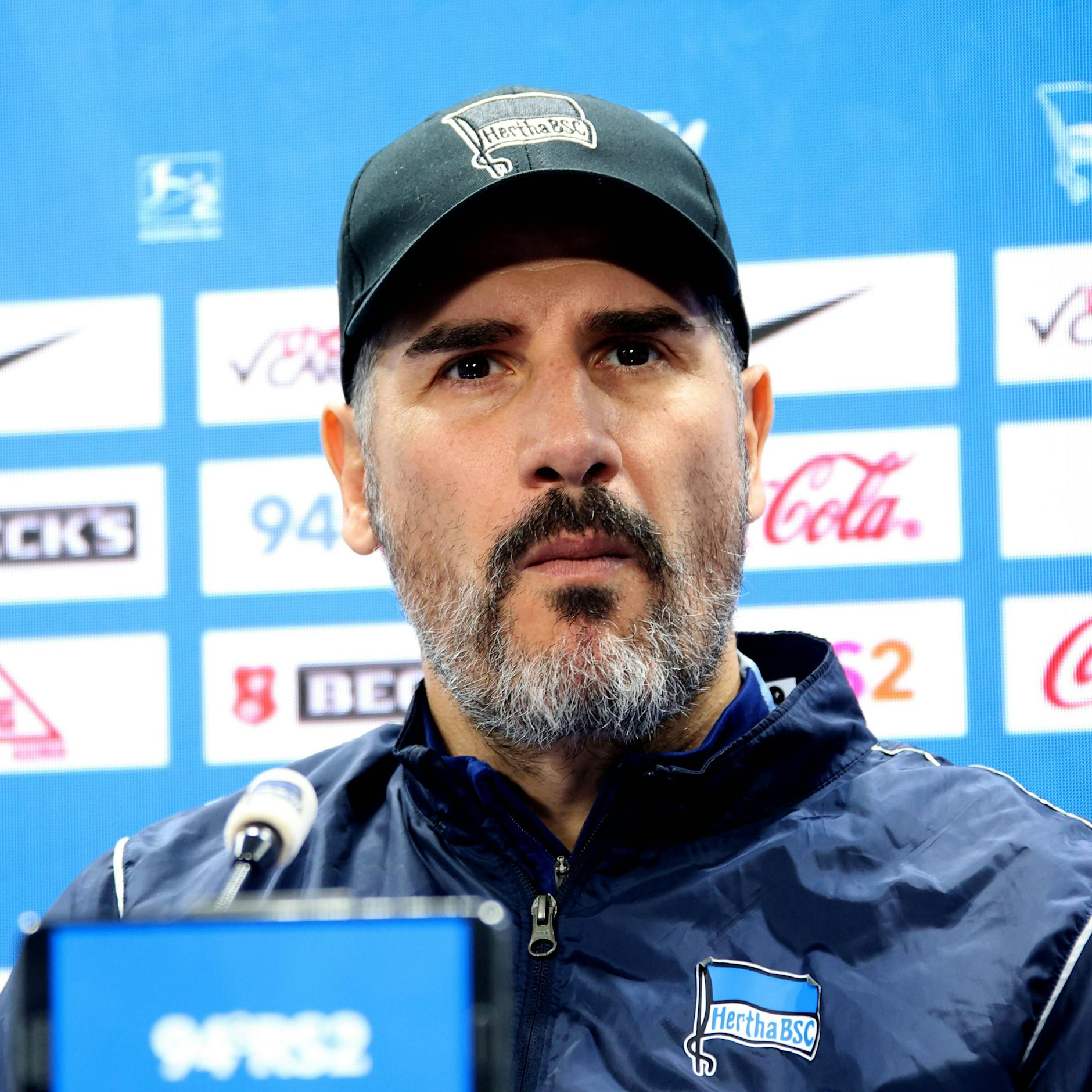 Cristian Fiel genervt - Hertha-Krise belastet Privatleben des Trainers