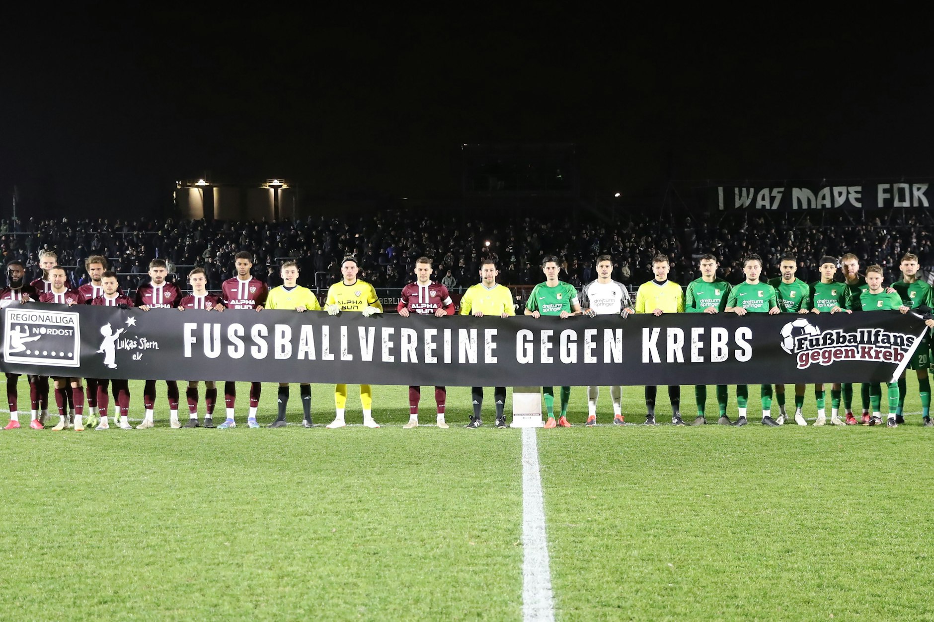 BFC Dynamo (l.) , Schiri Niclas Rose (M.) und Chemie Leipzig – so wie im Sportforum setzte die gesamte Regionalliga Nordost ein Statement.