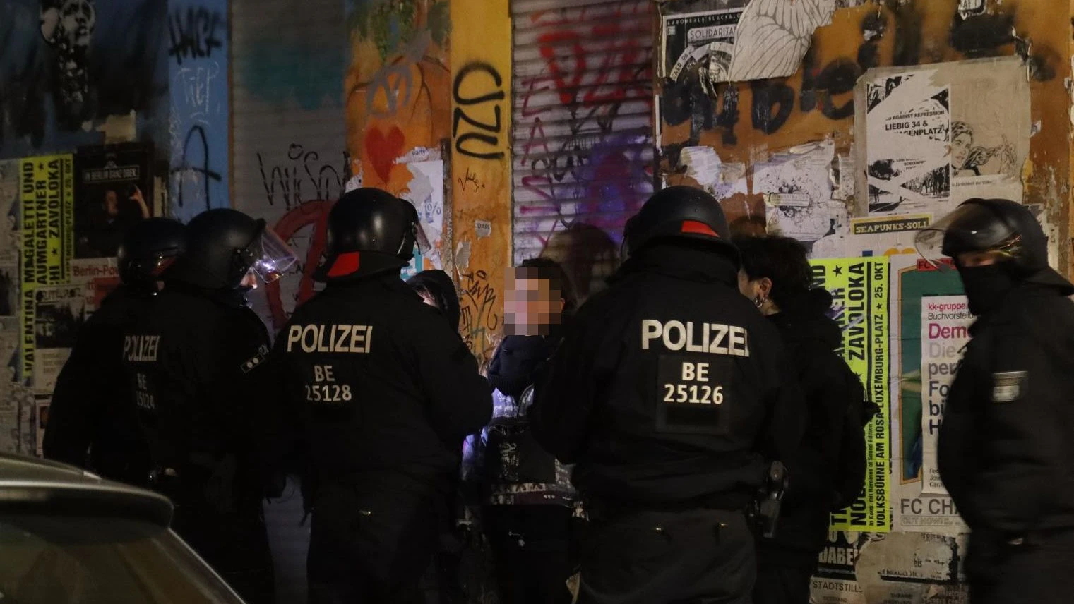 Die Polizei kontrollierte sechs Personen.