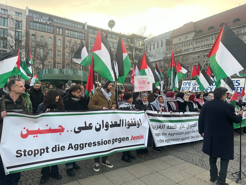 Filistin demosu Arapça Schöneberg konuşmalarında kırıldı.