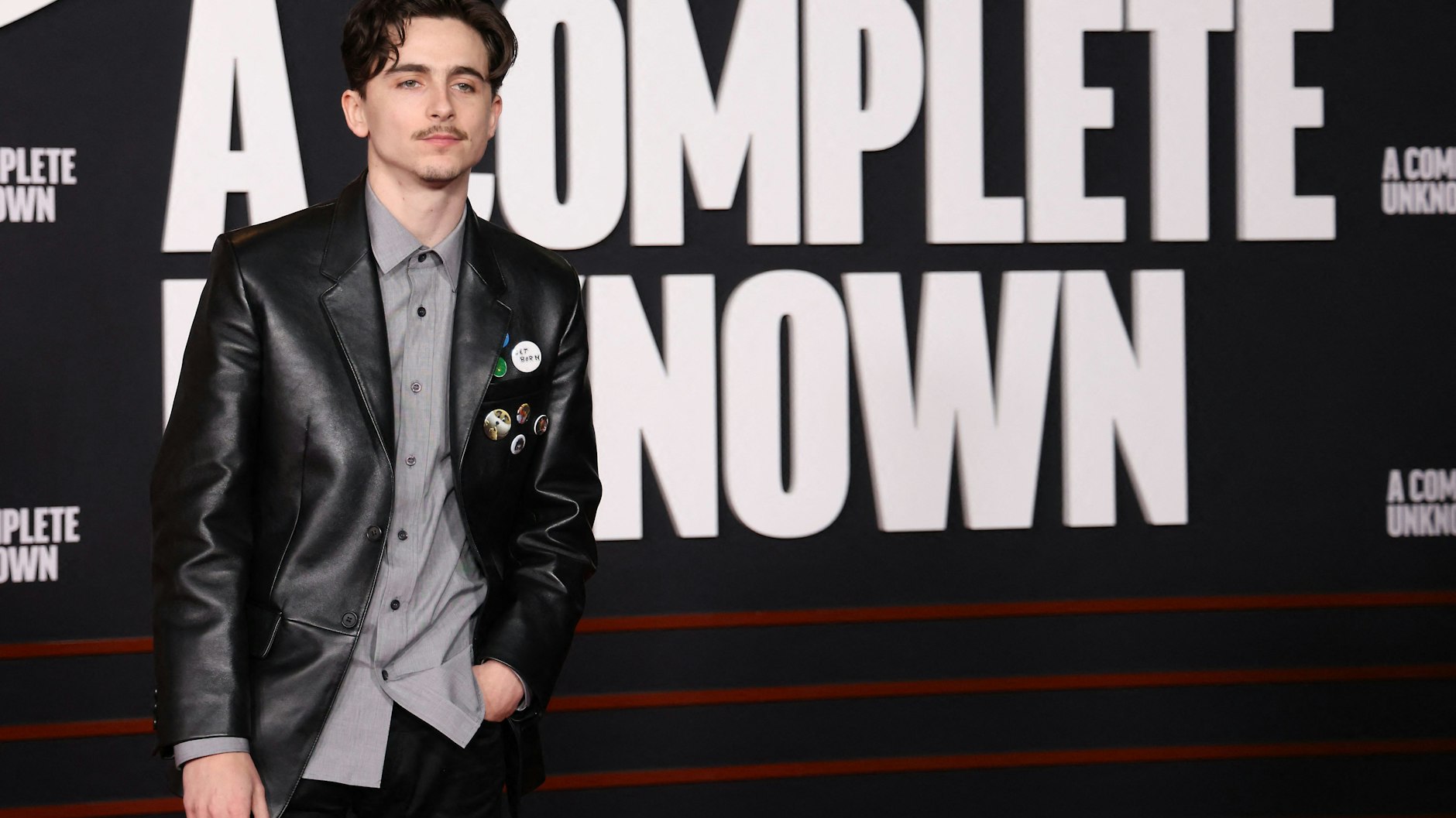 Timothée Chalamet stellt das Bob-Dylan-Biopic „A Complete Unknown“&nbsp;bei der Berlinale vor.