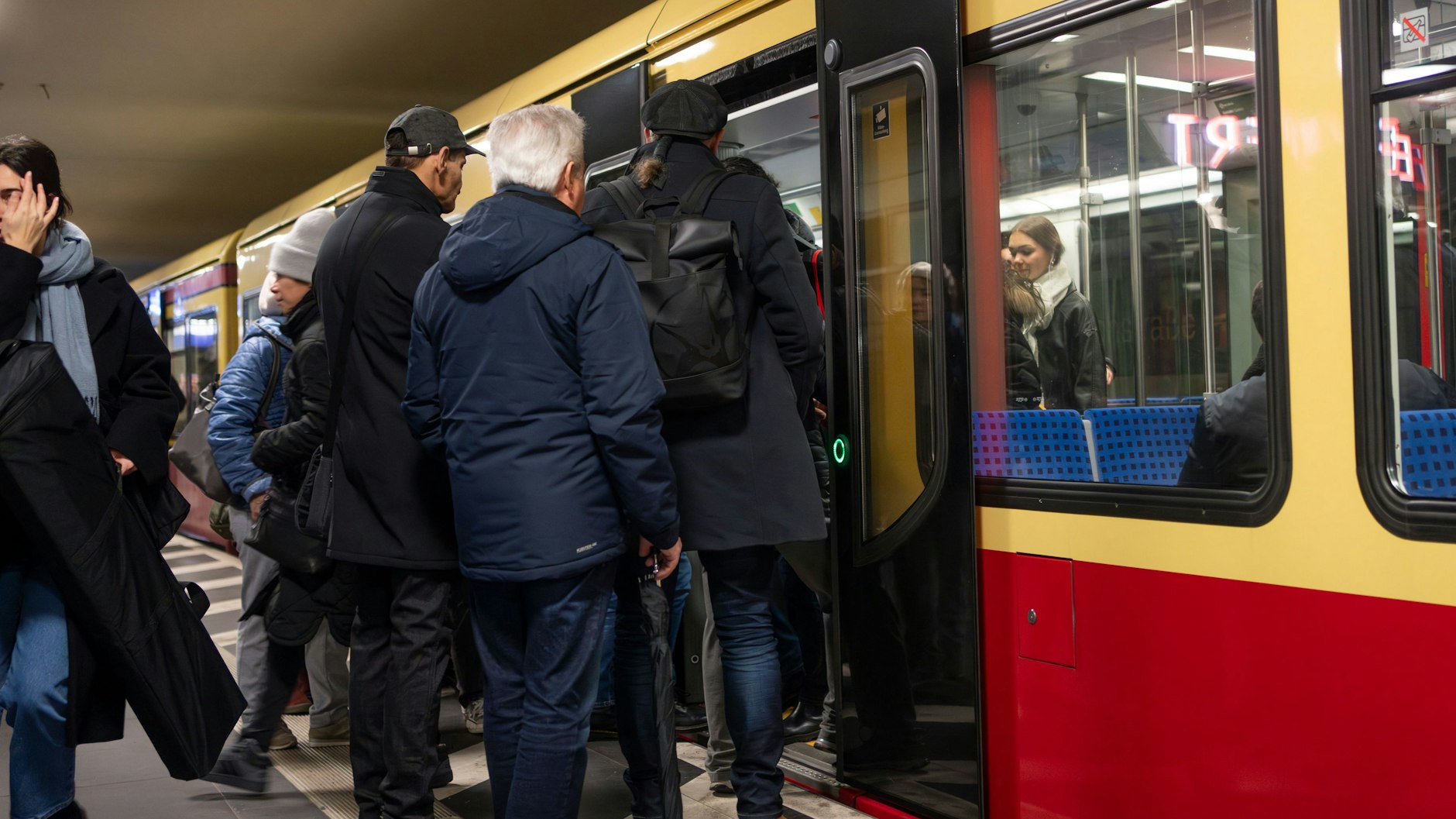 Mit vollen S-Bahnzügen müssen Berliner am BVG-Streiktag rechnen.