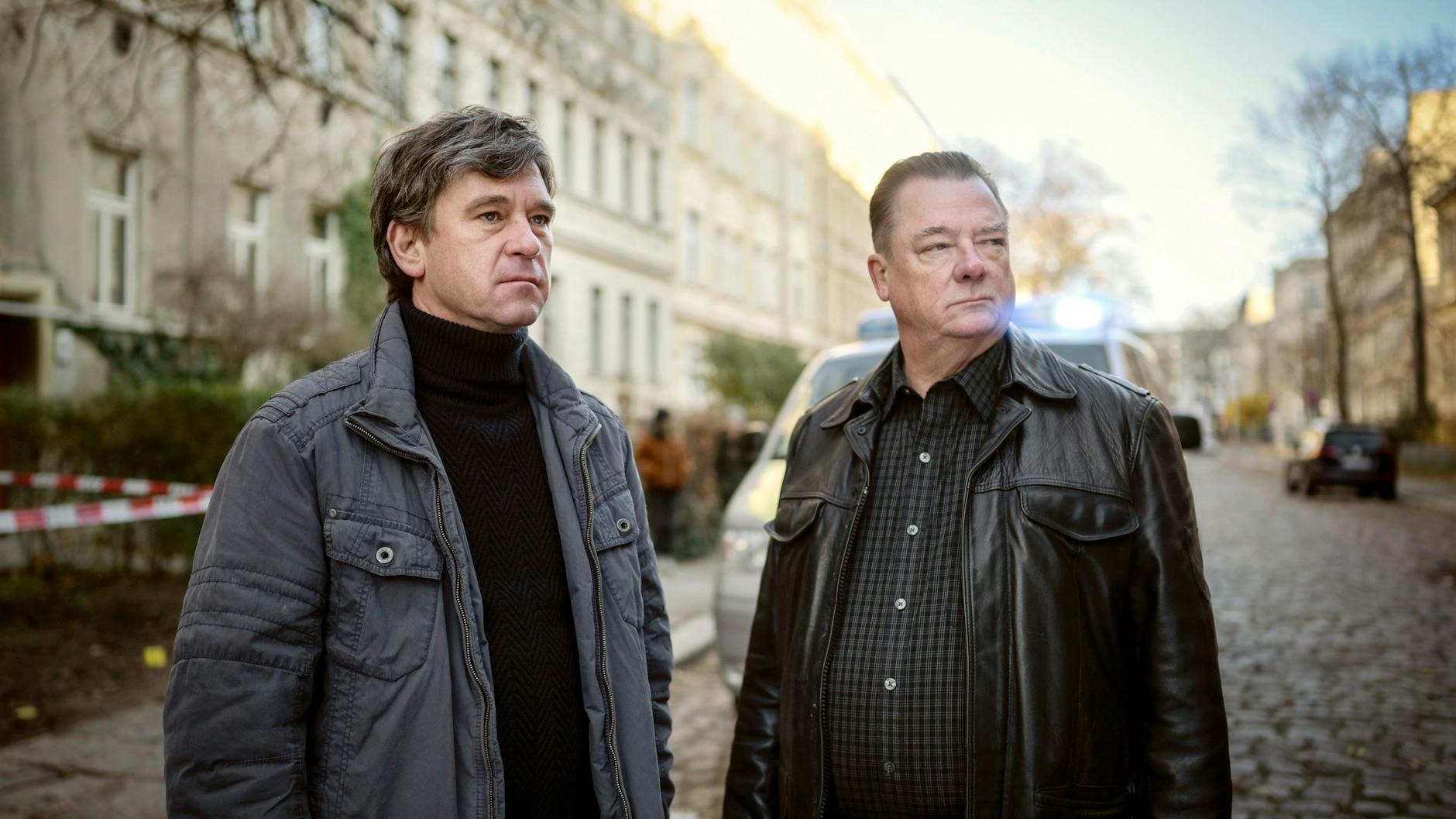Kommissar Michael Lehmann (Peter Schneider) und Kommissar Henry Koitzsch (Peter Kurth) ermittelten im Mau 2021 ihren ersten „Polizeiruf 110“-Fall in Halle.