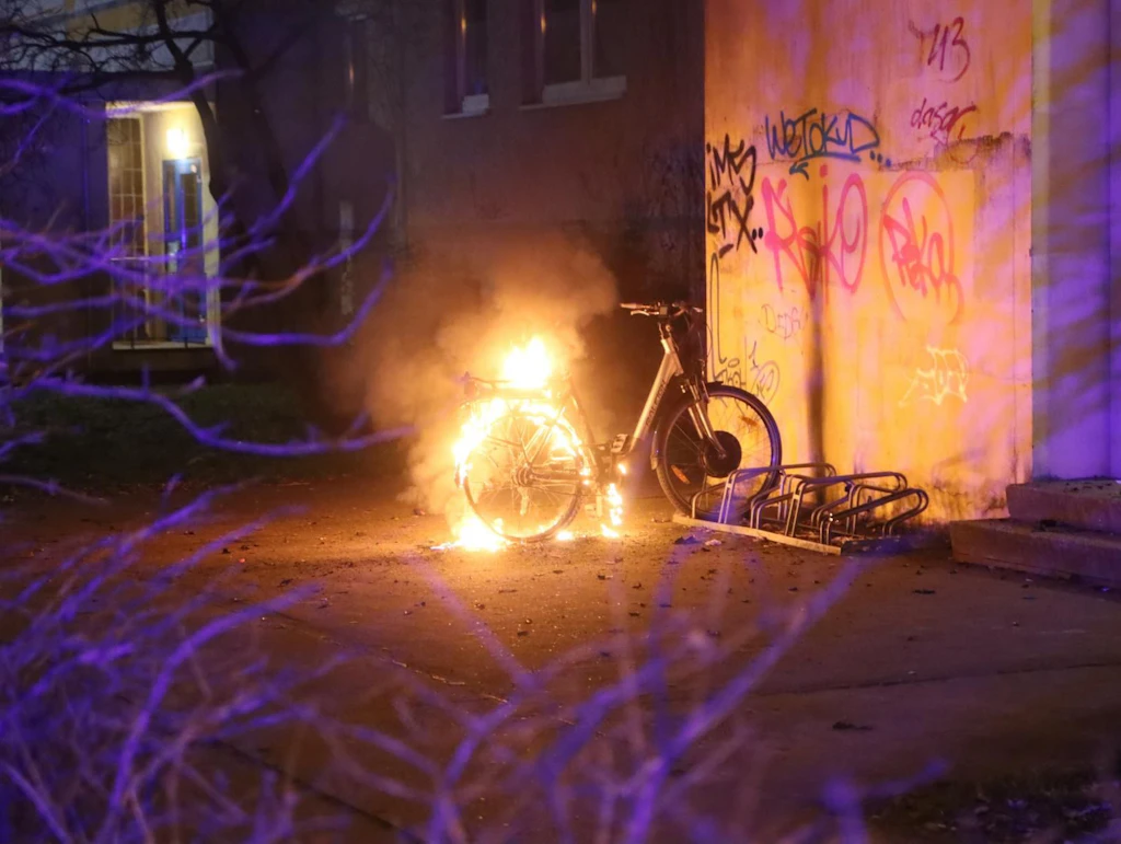 Immer mehr Brände: E-Bikes und E-Roller sind tickende Zeitbomben