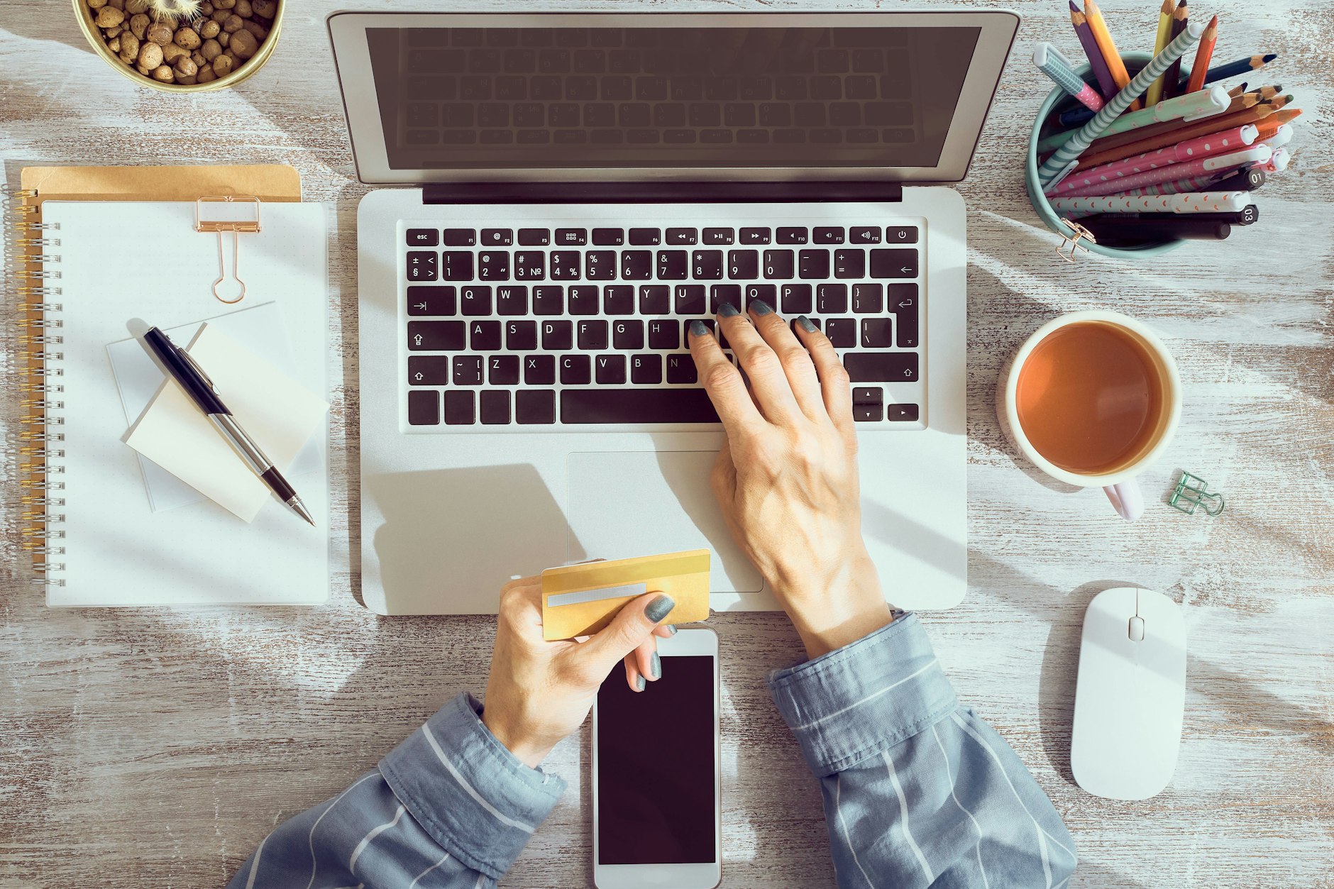 Das sogenannte Chargeback-Verfahren sichert Kunden ihr Geld, wenn es mit der Warenzustellung mal nicht klappt.