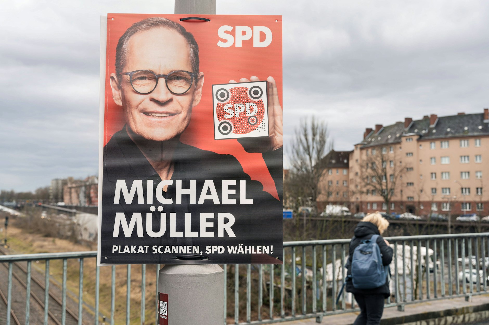 Michael Müller auf einem Wahlplakat. Seine Autoreifen wurden zerstochen.