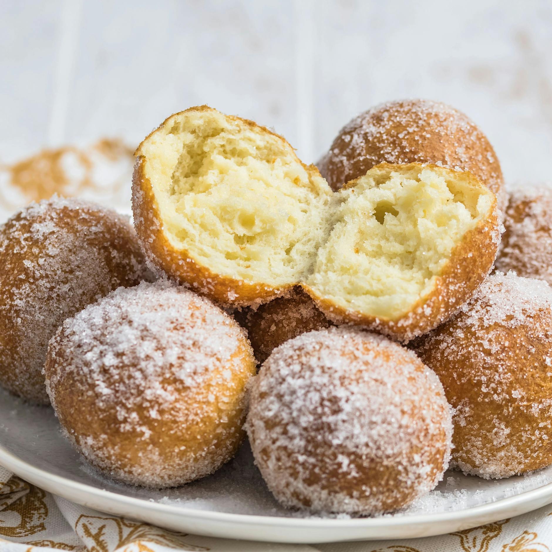 Rezept für Quarkbällchen: Luftig und frisch wie vom Bäcker – so geht's ganz einfach!