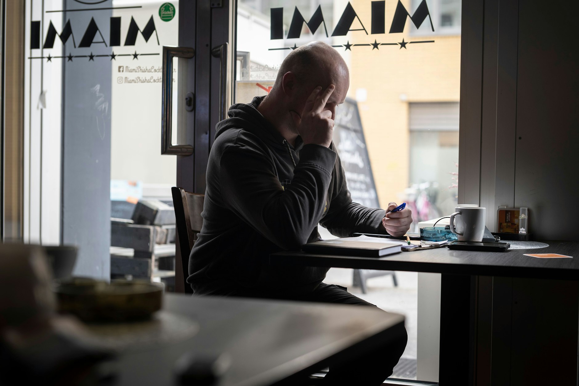 Daniel Breschnik in der Kneipe Miami in Hellersdorf