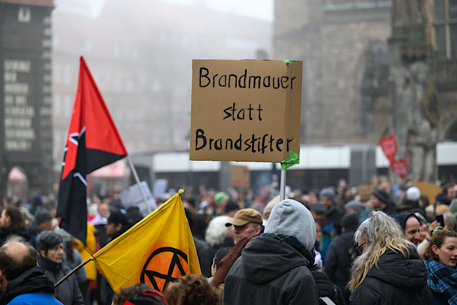 Die politische Stimmung im Land ist aufgeheizt, und immer mehr Deutsche haben Angst, dass die gesellschaftliche Spaltung zunimmt.