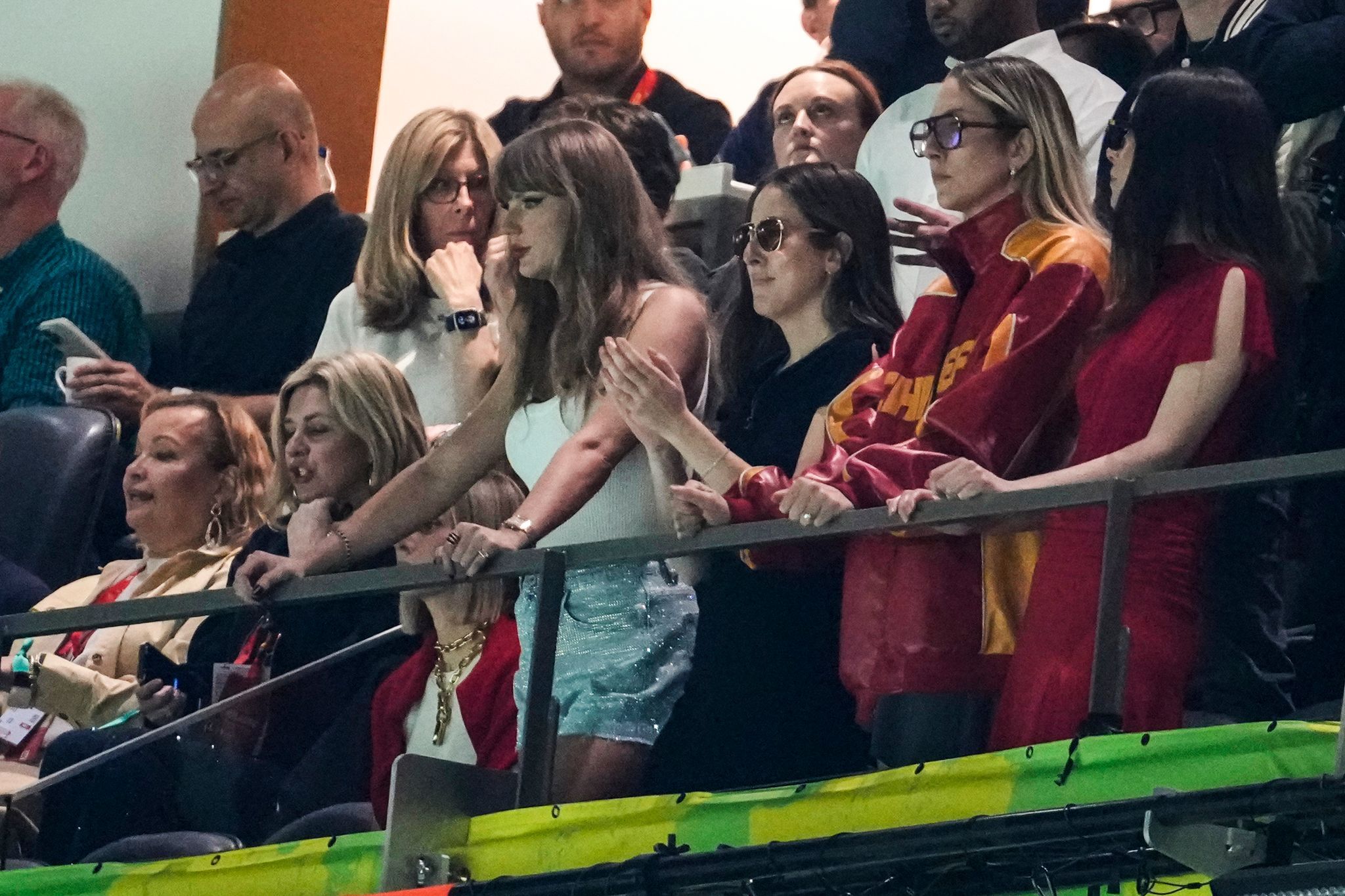 Super Bowl 2025: Philadelphia Eagles gewinnen, Taylor Swift ausgebuht, Donald Trump haut ab