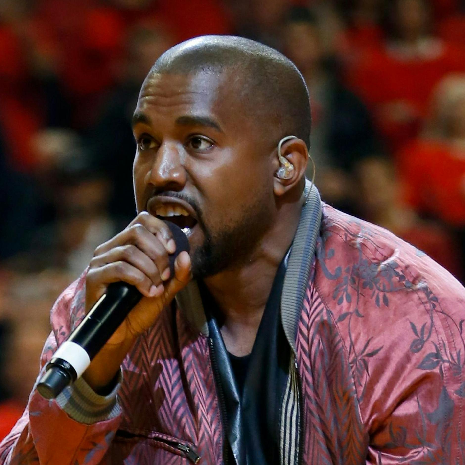 Image - Kanye West verkauft Hakenkreuz-Shirts: Nach antisemitischen Posts auf X