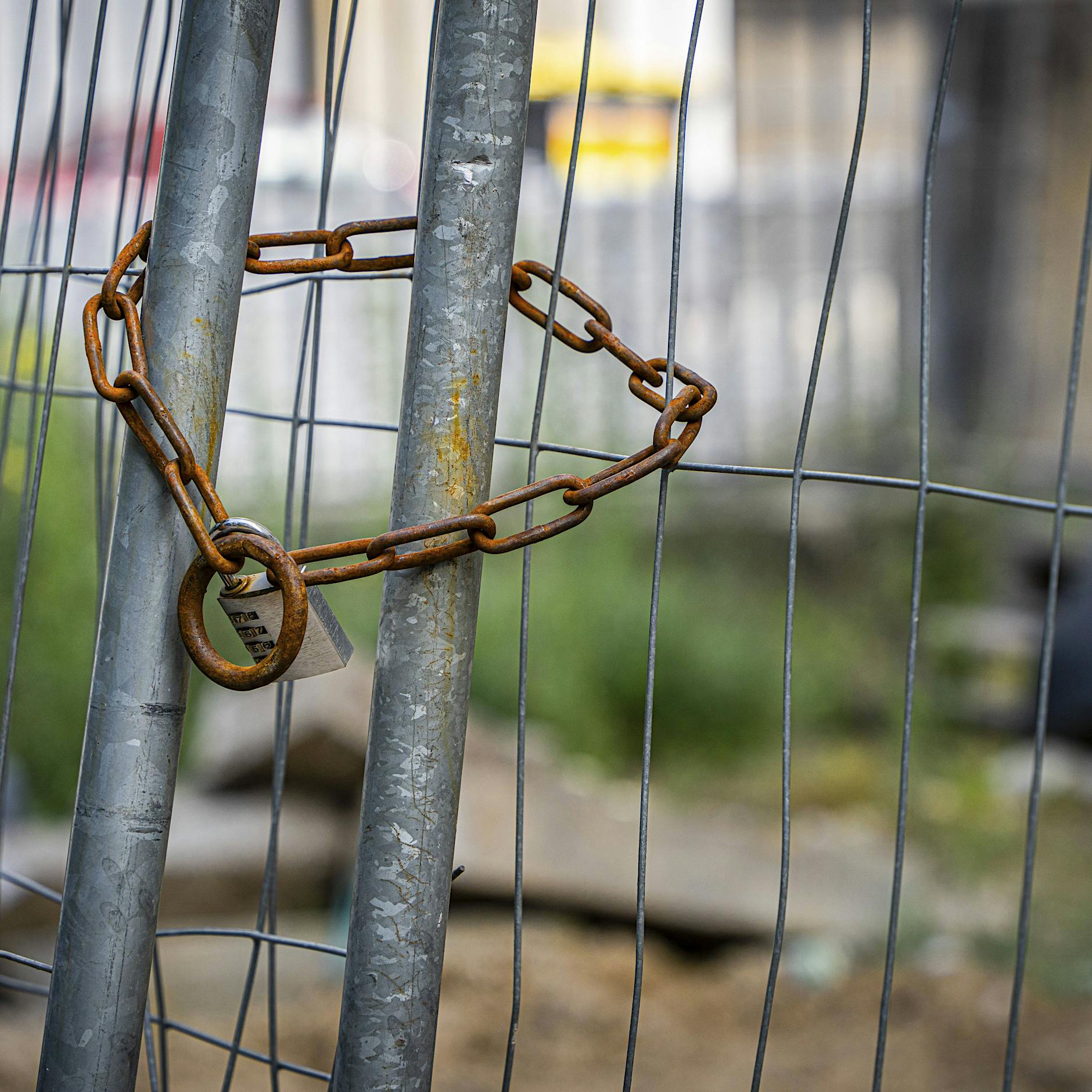 Stillstand an der Märkischen Allee in Marzahn: Ehemaliges MediMax-Gebäude steht immer noch