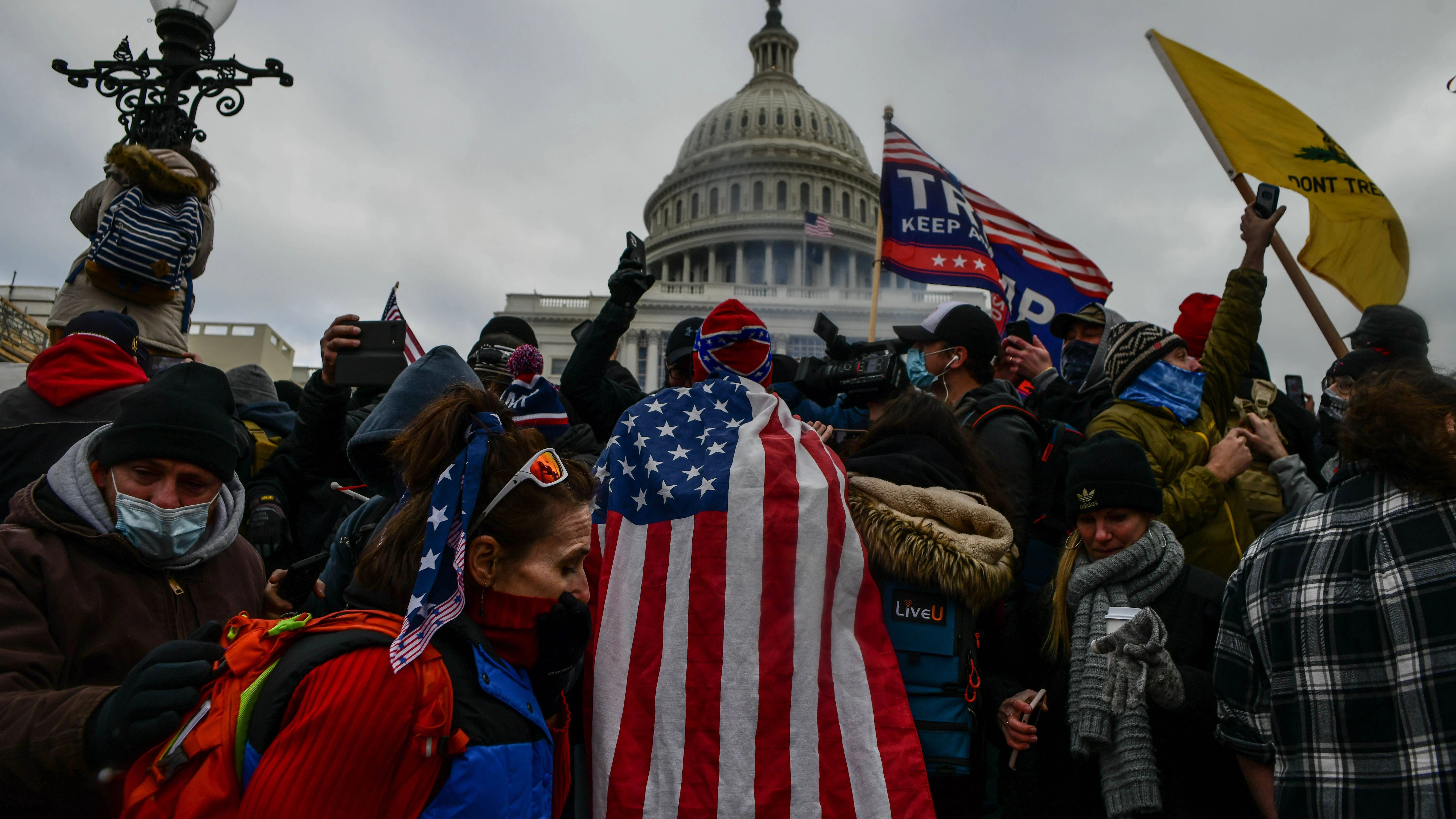 Am 6. Januar 2021 stürmte ein wütender Pro-Trump-Mob das Capitol in Washington D.C.