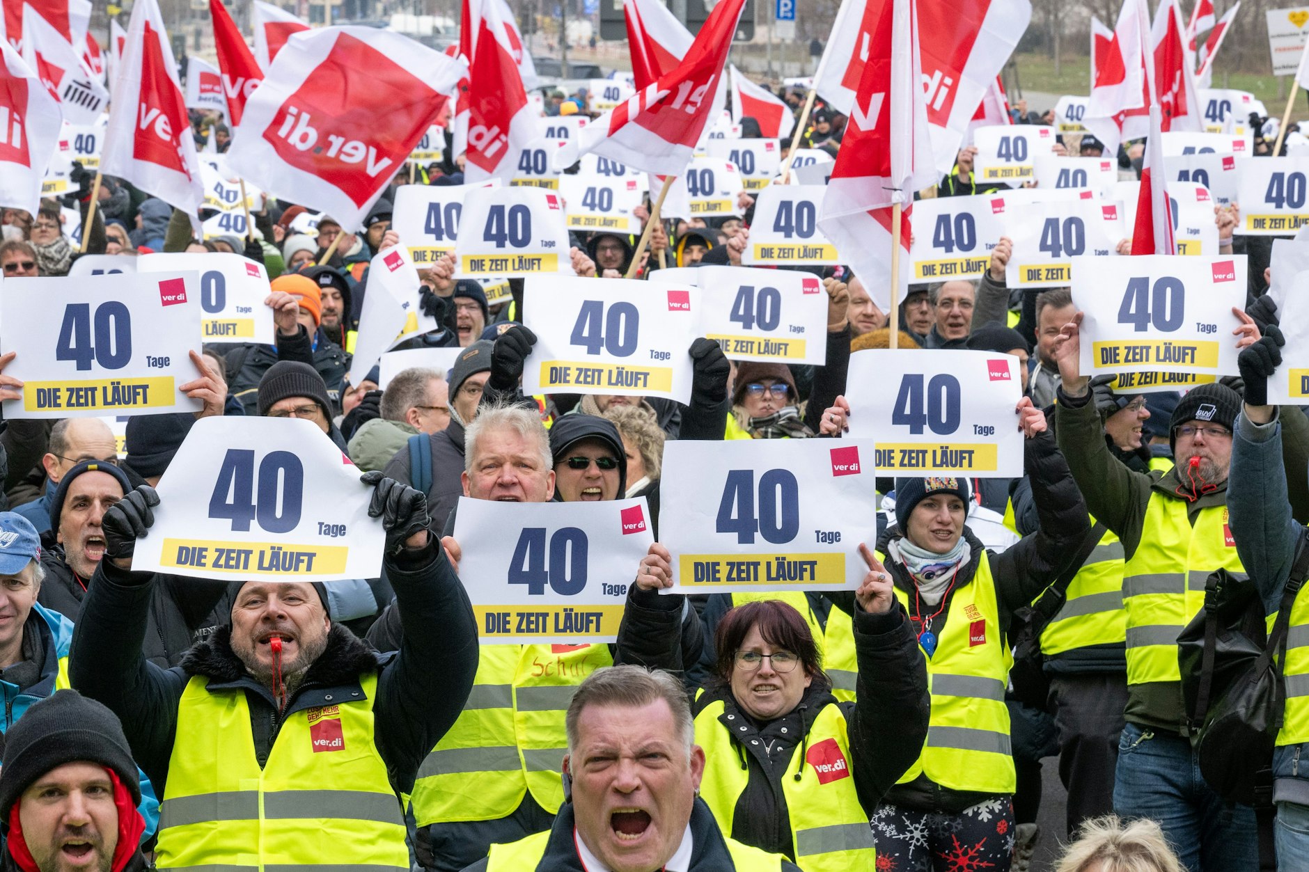 Das 40-tägige Ultimate: Bis zum fünften Treffen mit der Gewerkschaft am 21. März hat der Arbeitgeber Zeit, ein besseres Lohnangebot vorzulegen.