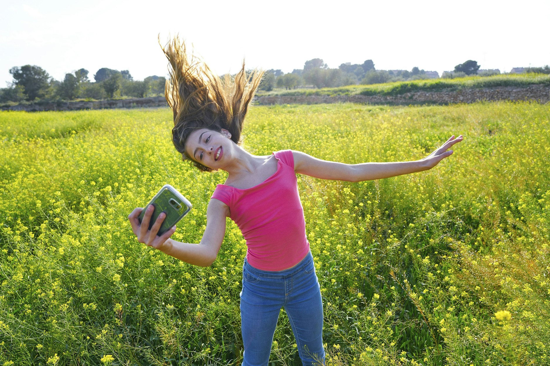 Laut Horoskop bekommen drei Sternzeichen im März eine gute Nachricht.