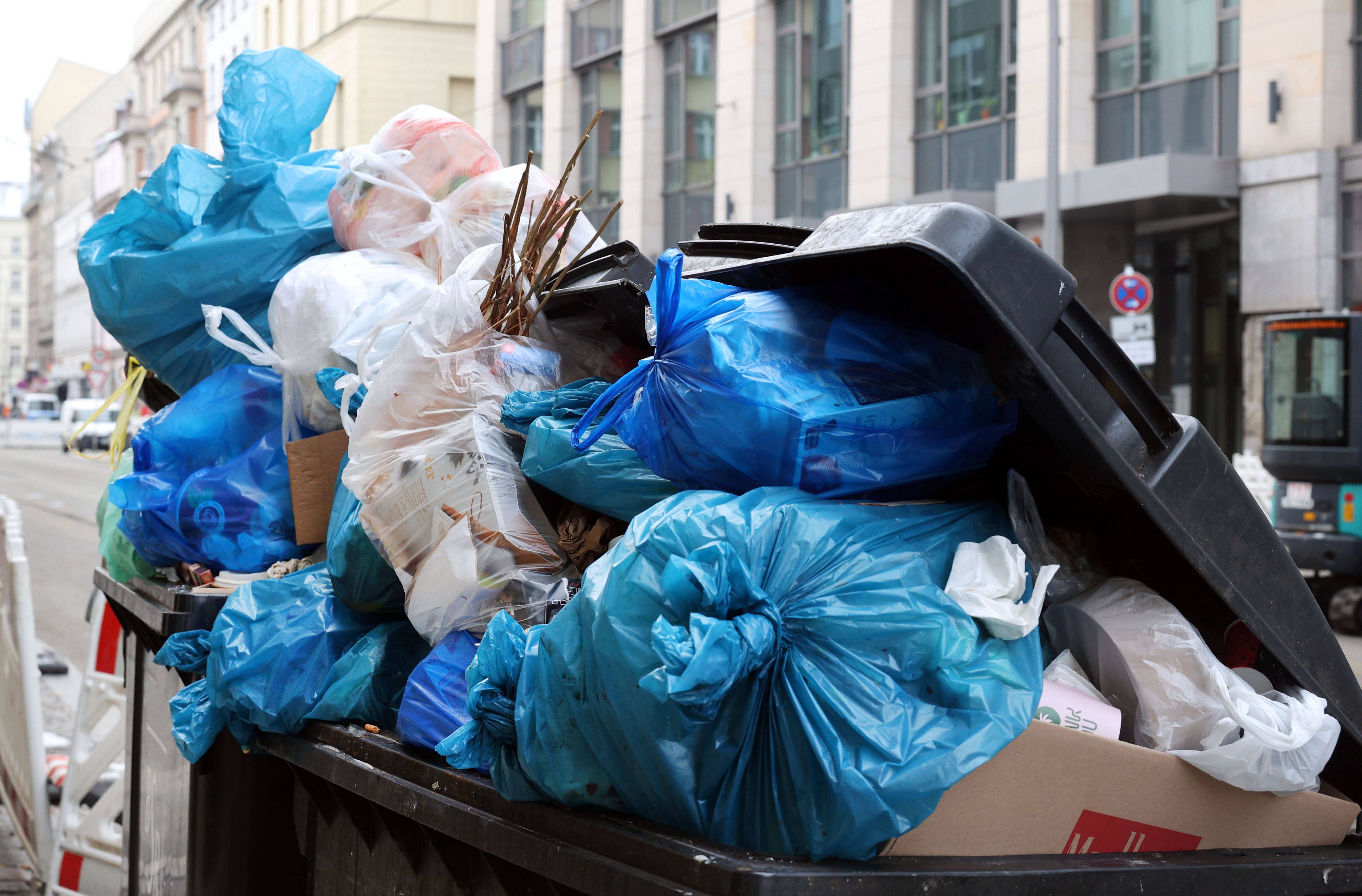 Image - Volle Mülltonnen, verschobene OPs? Zwei Tage Megastreik bei BSR und Charité