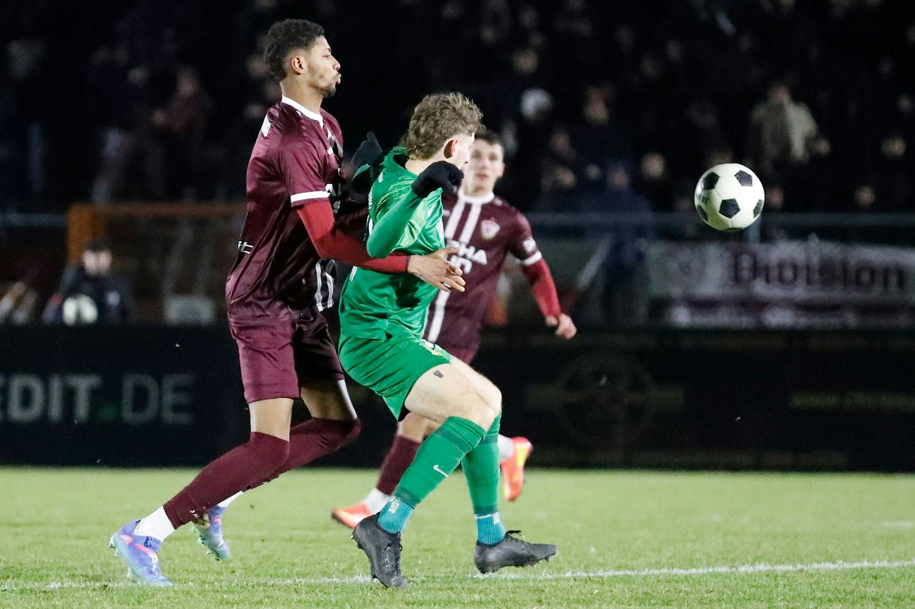 Amiro Amadou (l.) ist gegen Chemie Leipzig der BFC-Mann mit der meisten Erfahrung in der Innenverteidigung.