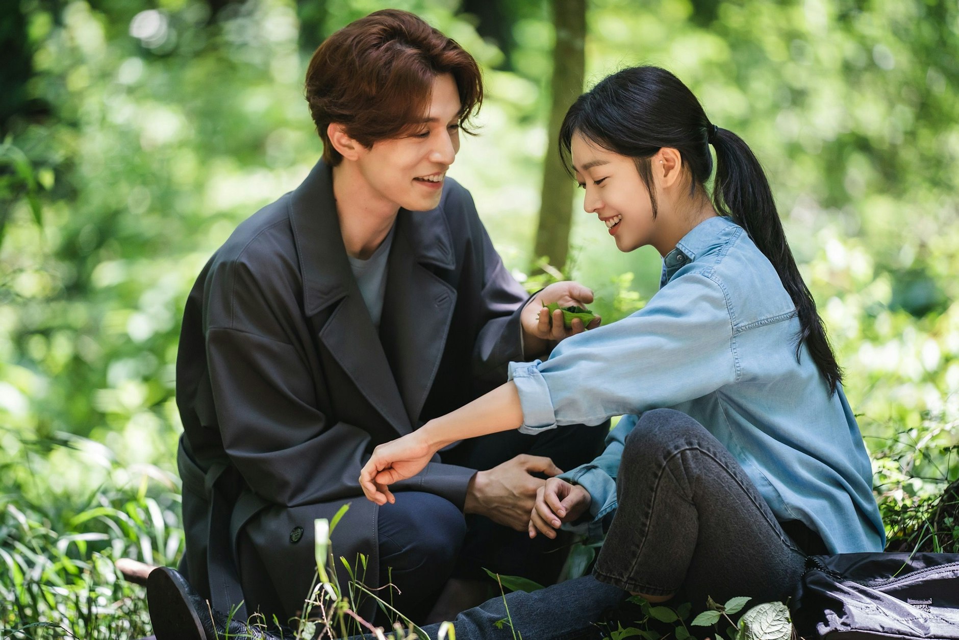 Nach seiner Rückkehr von der Insel verliebt sich Lee Yeon in Ji-ah