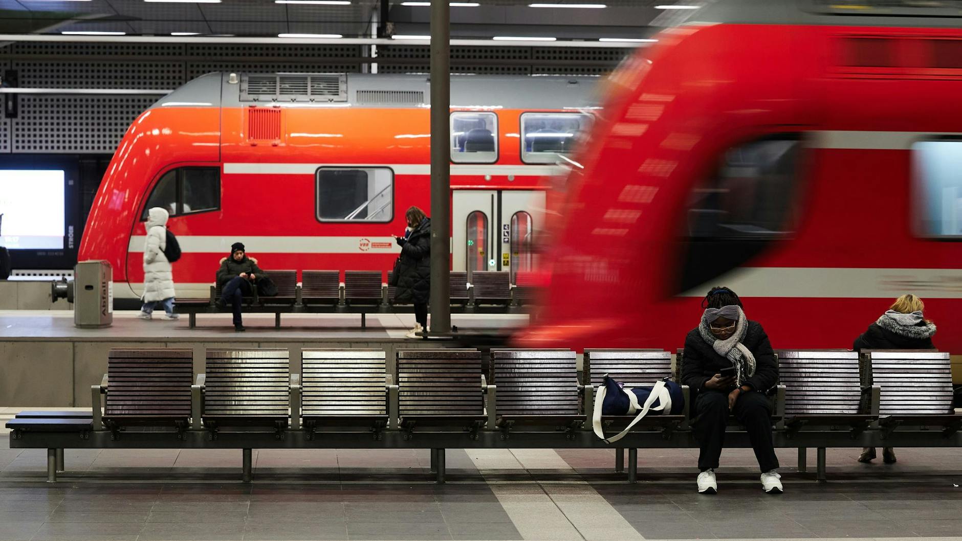 Regionalbahnen fuhren am Mittwochmorgen nicht über Hauptbahnhof und Alexanderplatz.