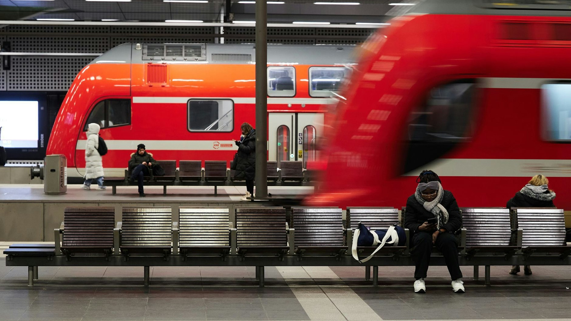 Regionalbahnen fuhren am Mittwochmorgen nicht über Hauptbahnhof und Alexanderplatz.