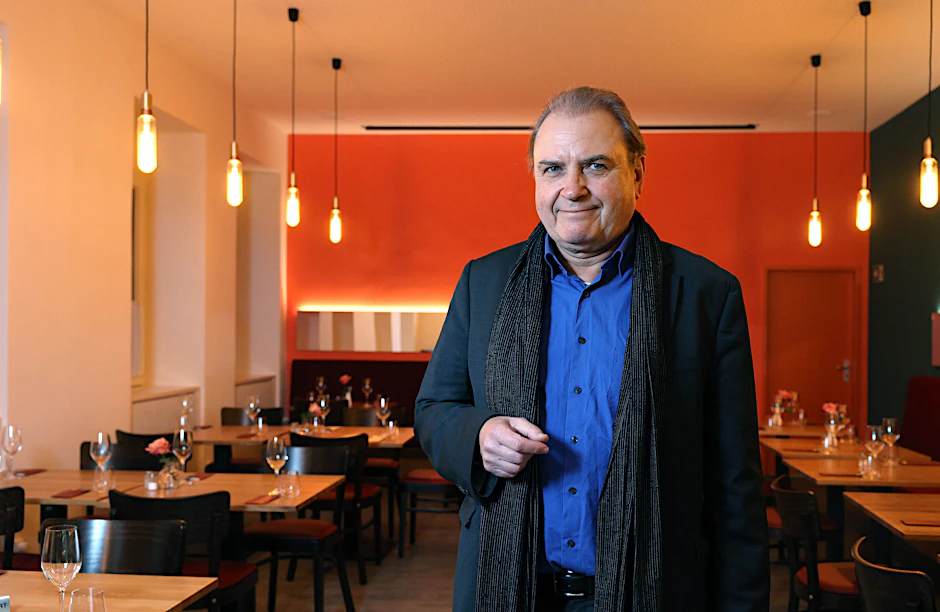 Im Restaurant Charlottchen arbeiten Menschen mit Beeinträchtigungen, betrieben wird das Unternehmen von der Mosaik Services GmbH. Chef dahinter ist Frank Jeromin.