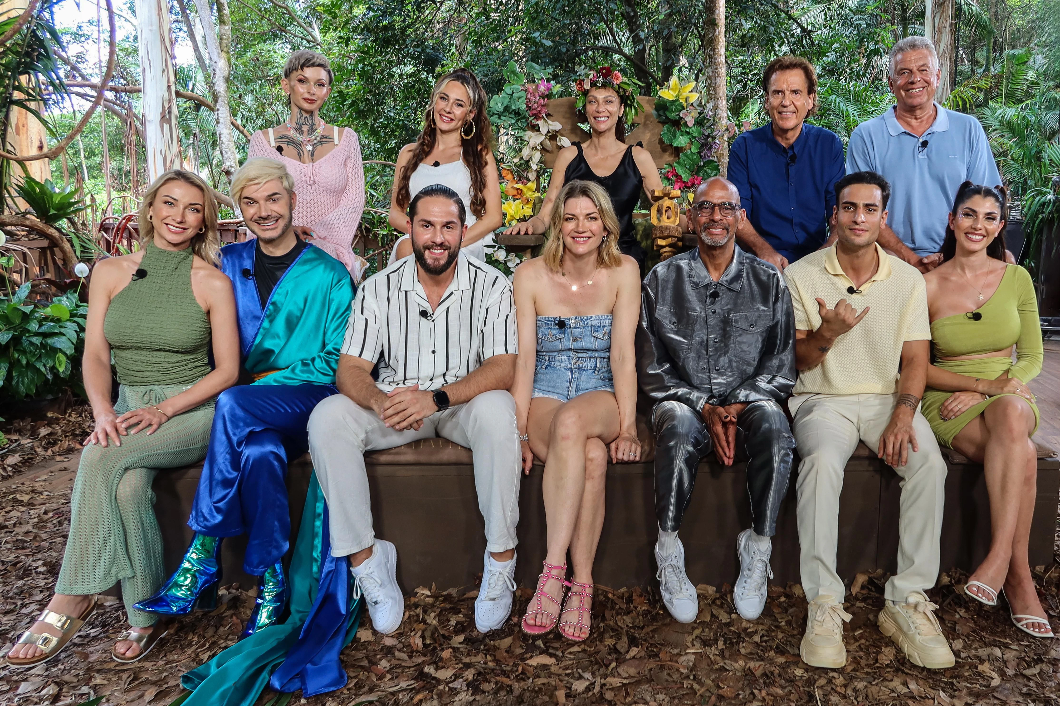 Die 12 Stars beim Wiedersehen der 18. Dschungelcamp-Staffel.