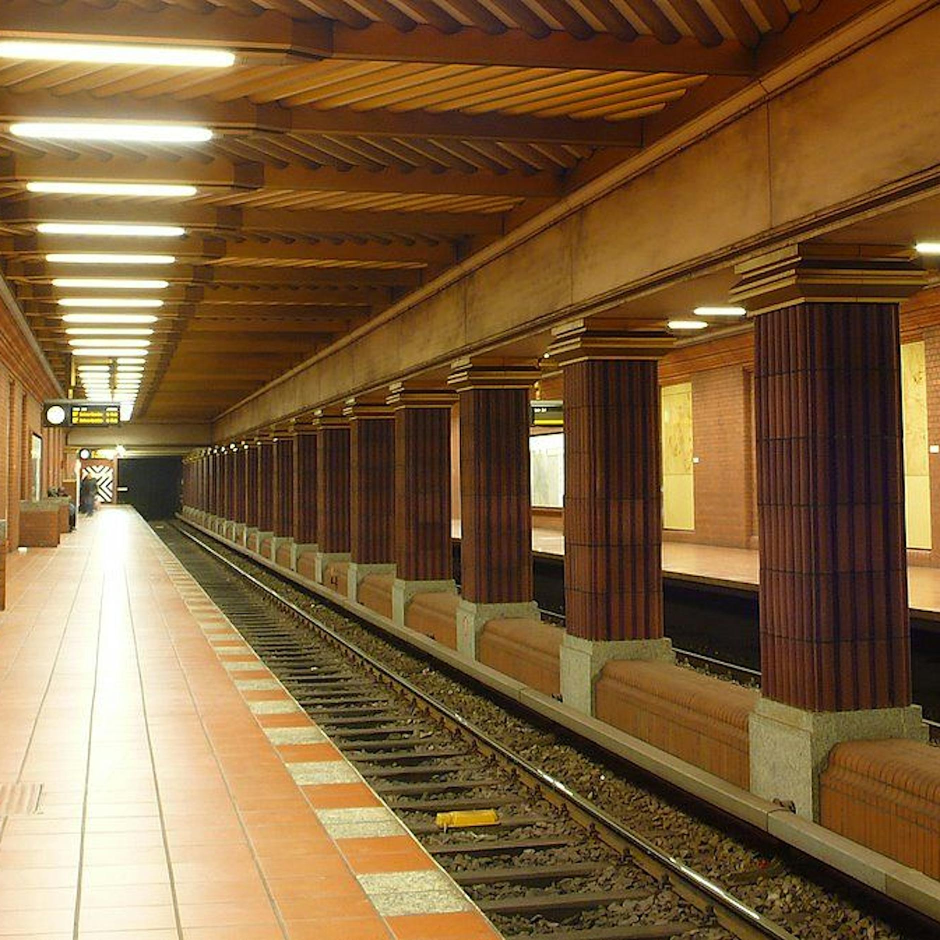 Angeblicher Messermord in Steglitz und ein angeblicher Stoß vor die U-Bahn in Spandau