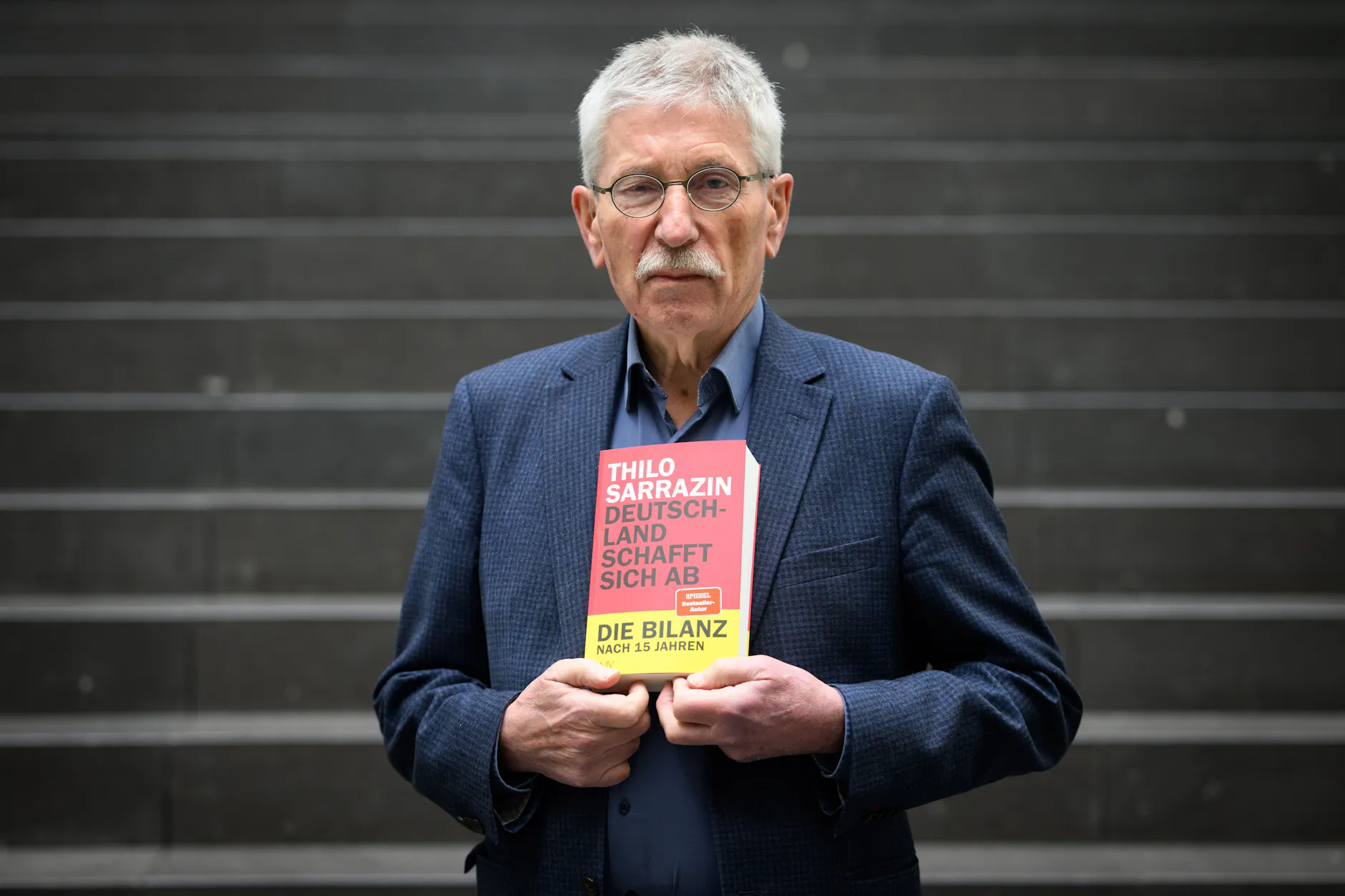 Thilo Sarrazin stellt im Haus der Bundespressekonferenz anlässlich seines 80. Geburtstags das Buch „Deutschland schafft sich ab. Die Bilanz“ vor.