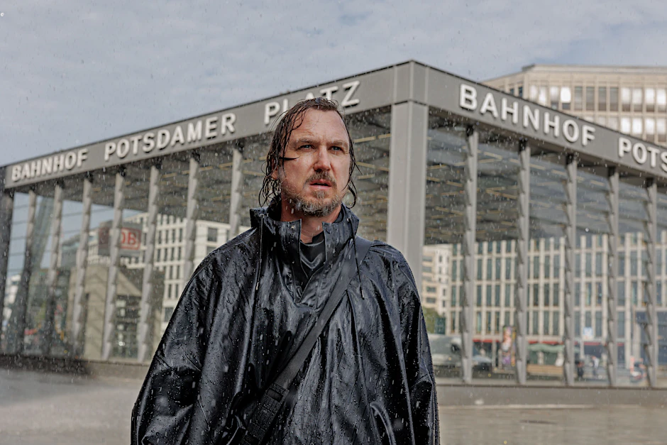 „Das Licht“ von Tom Tykwer: Auch in diesem Film ist Schaubühnen-Legende Lars Eidinger nackt.