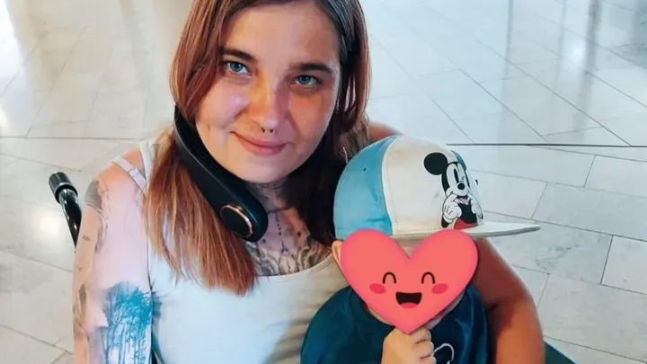 Alles begann mit einem harmlosen Muskelkater: Dreifache Mutter bekommt tödliche Diagnose