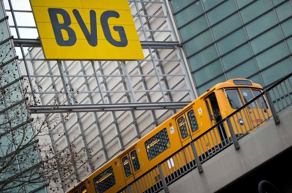 Chaos bei BVG und S-Bahn, nur Frau Verkehrssenatorin sieht kein Problem