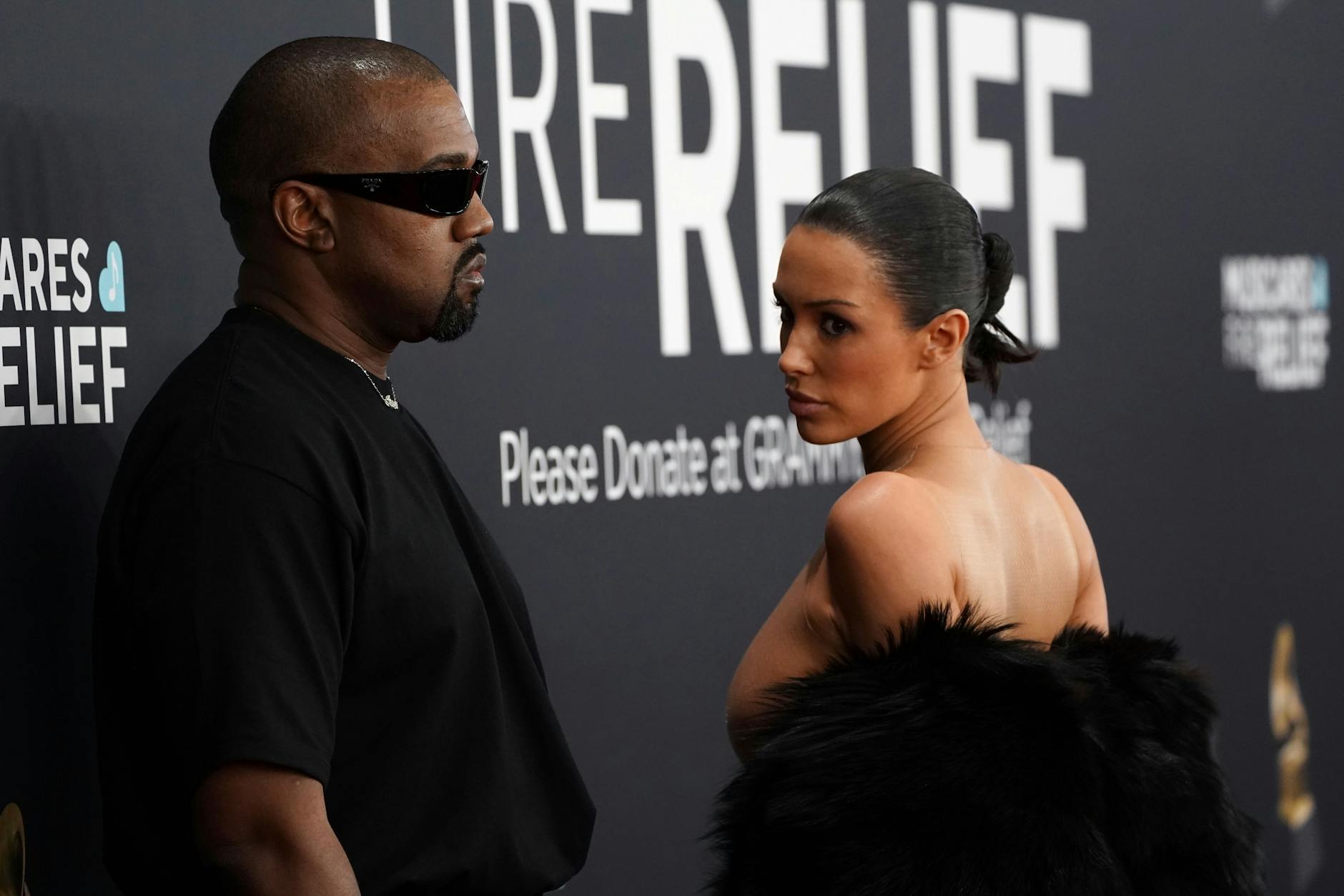 Rapper Kanye West (l.) und seine Frau Bianca Censori sollen sich getrennt haben.