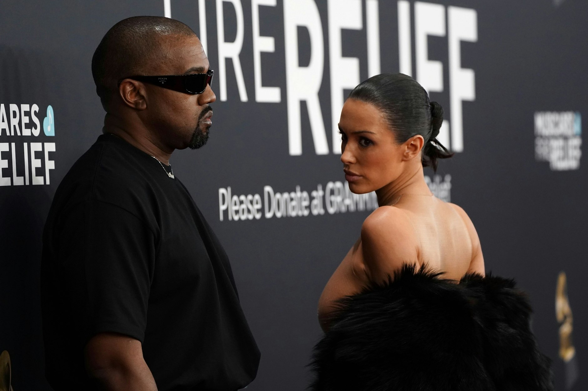 Rapper Kanye West (l.) und seine Frau Bianca Censori sollen sich getrennt haben.