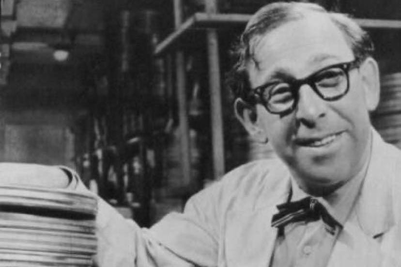 Professor Flimmrich war ein echter TV-Star des Kinderfernsehens. Jahrelang schlüpfte Walter E. Fuß im DDR-Fernsehen in seine Paraderolle.