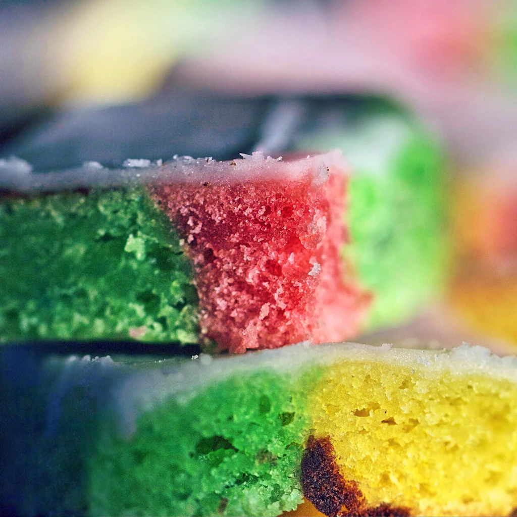 Rezept für Omas Papageienkuchen: Der bunte Blechkuchen aus der DDR!