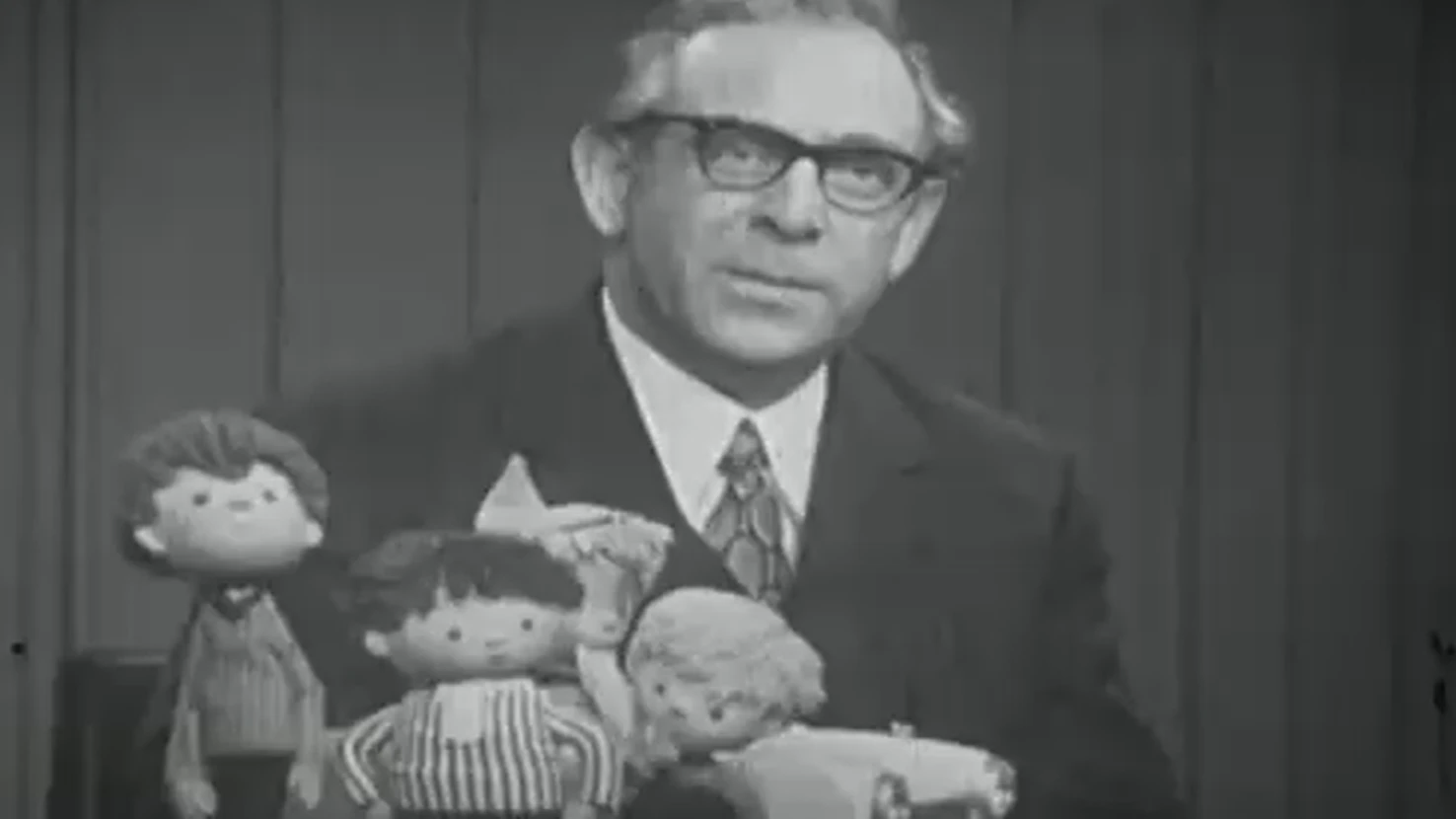 Professor Flimmrich gab in seiner „Flimmerstunde“ im Fernsehen der DDR auch Einblicke hinter die Kulissen von Filmproduktionen.