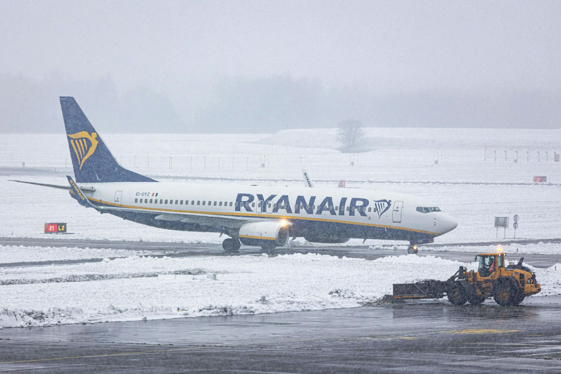 Archivfoto: Ryanair kritisiert erneut das Nachtflugverbot und die Flugsicherung am BER, Medienberichten zufolge fühlt sich der irische Billigflieger ungerecht behandelt.