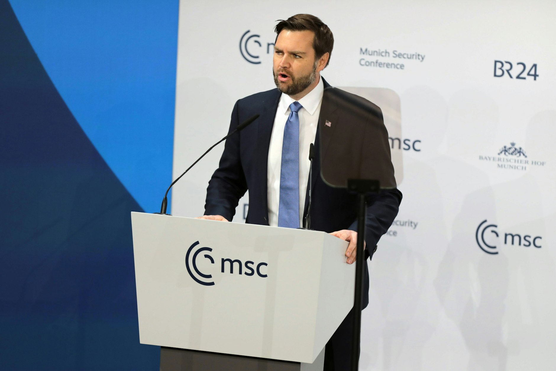 Der Vizepräsident der Vereinigten Staaten von Amerika USA, JD Vance, bei seiner Ansprache bei der Münchner Sicherheitskonferenz am 14. Februar 2025. 