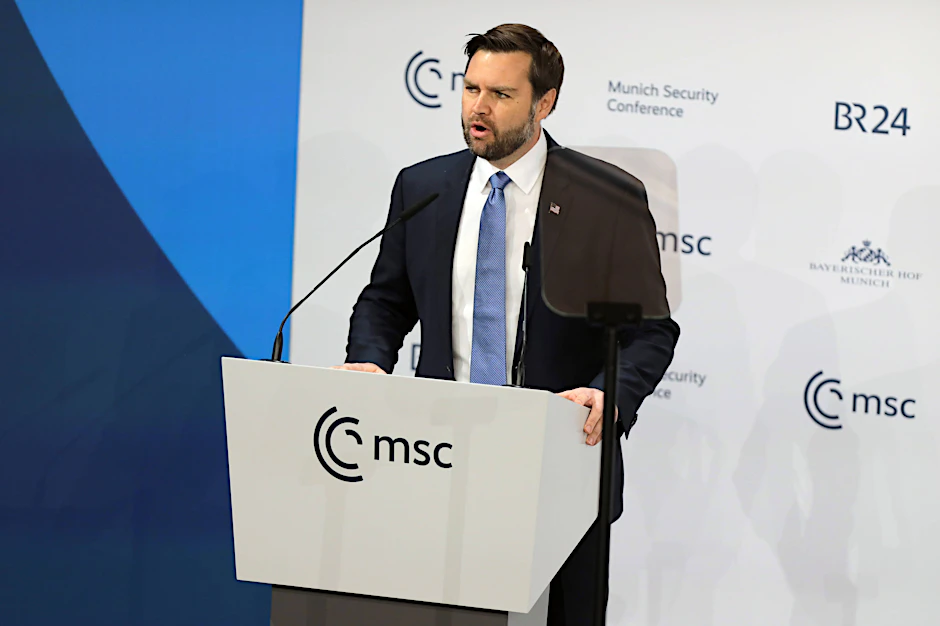 Der Vizepräsident der Vereinigten Staaten von Amerika USA, JD Vance, bei seiner Ansprache bei der Münchner Sicherheitskonferenz am 14. Februar 2025. 