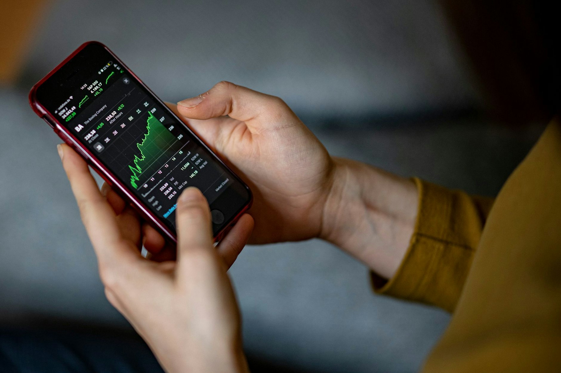 Der Einstieg an der Börse ist relativ einfach – auch, wenn man kein Börsenprofi ist. Doch der Handel will vor der Bundestagswahl gewagt sein.