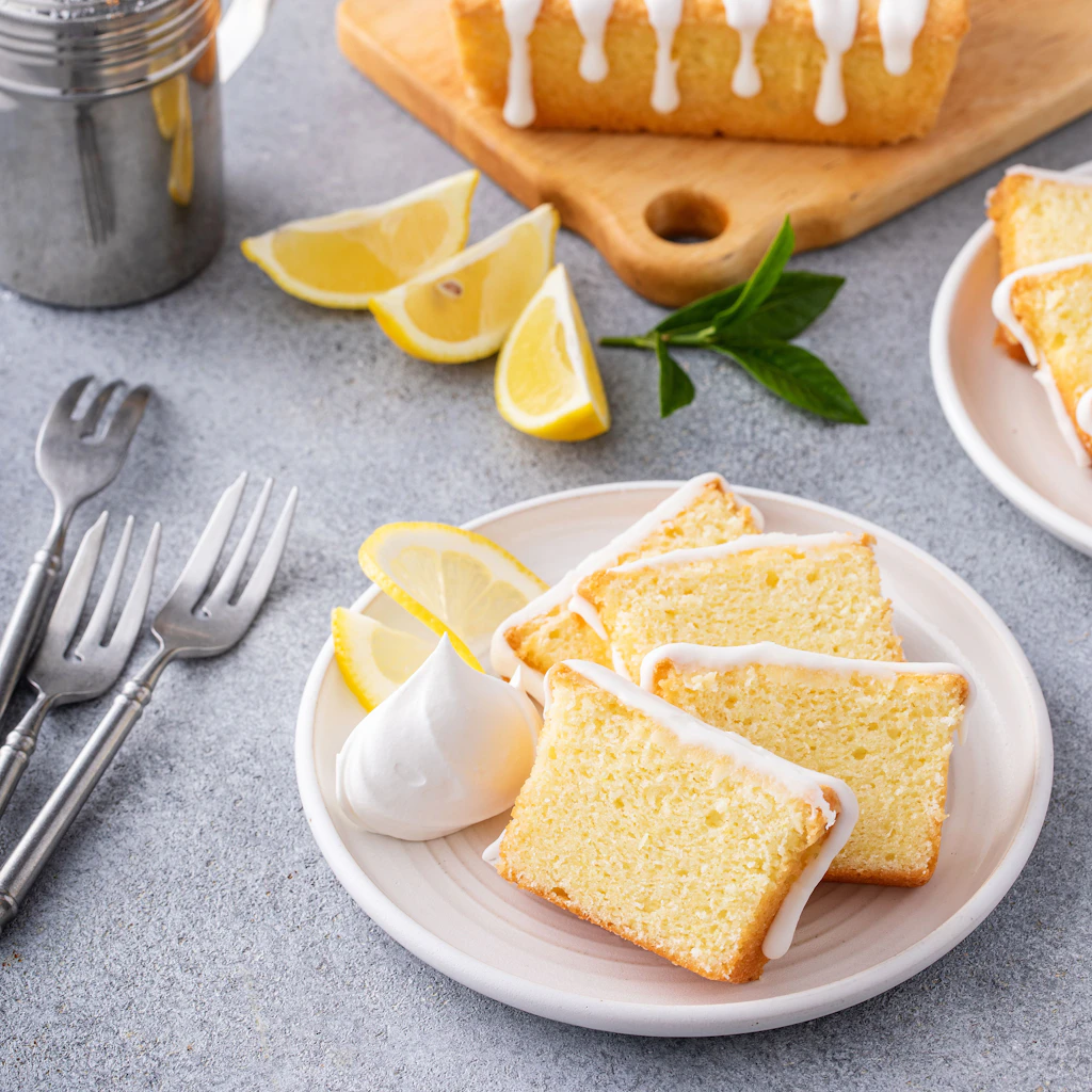 Fluffiger, saftiger Zitronenkuchen – das schnelle, einfache Rezept