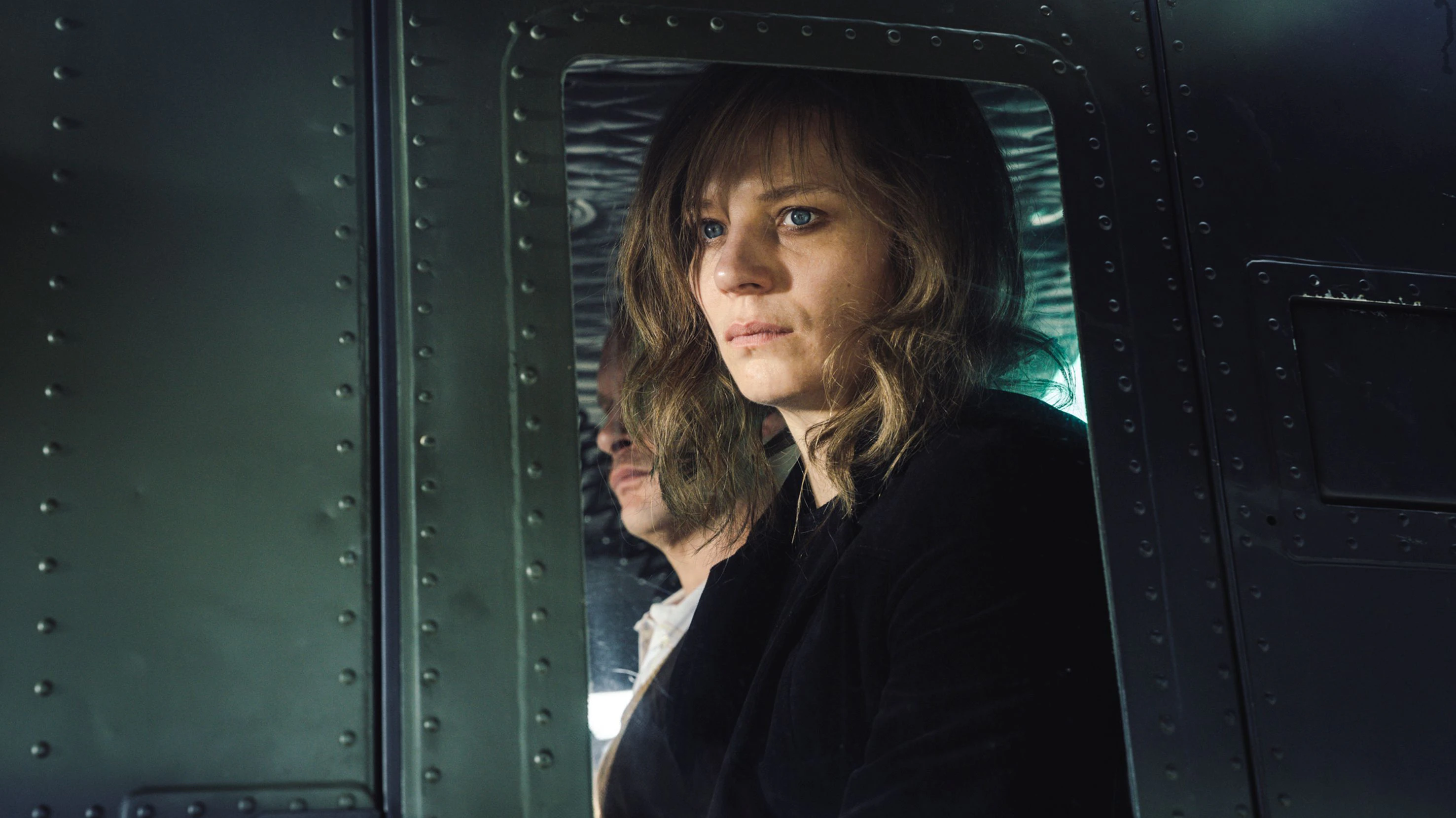 Filmszene mit Lilith Stangenberg als RAF-Terroristin Gudrun Ensslin.