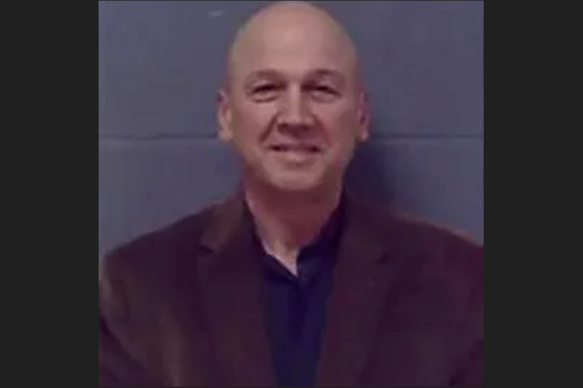 Pastor Charles Thessing nach seiner Festnahme bei der Polizei