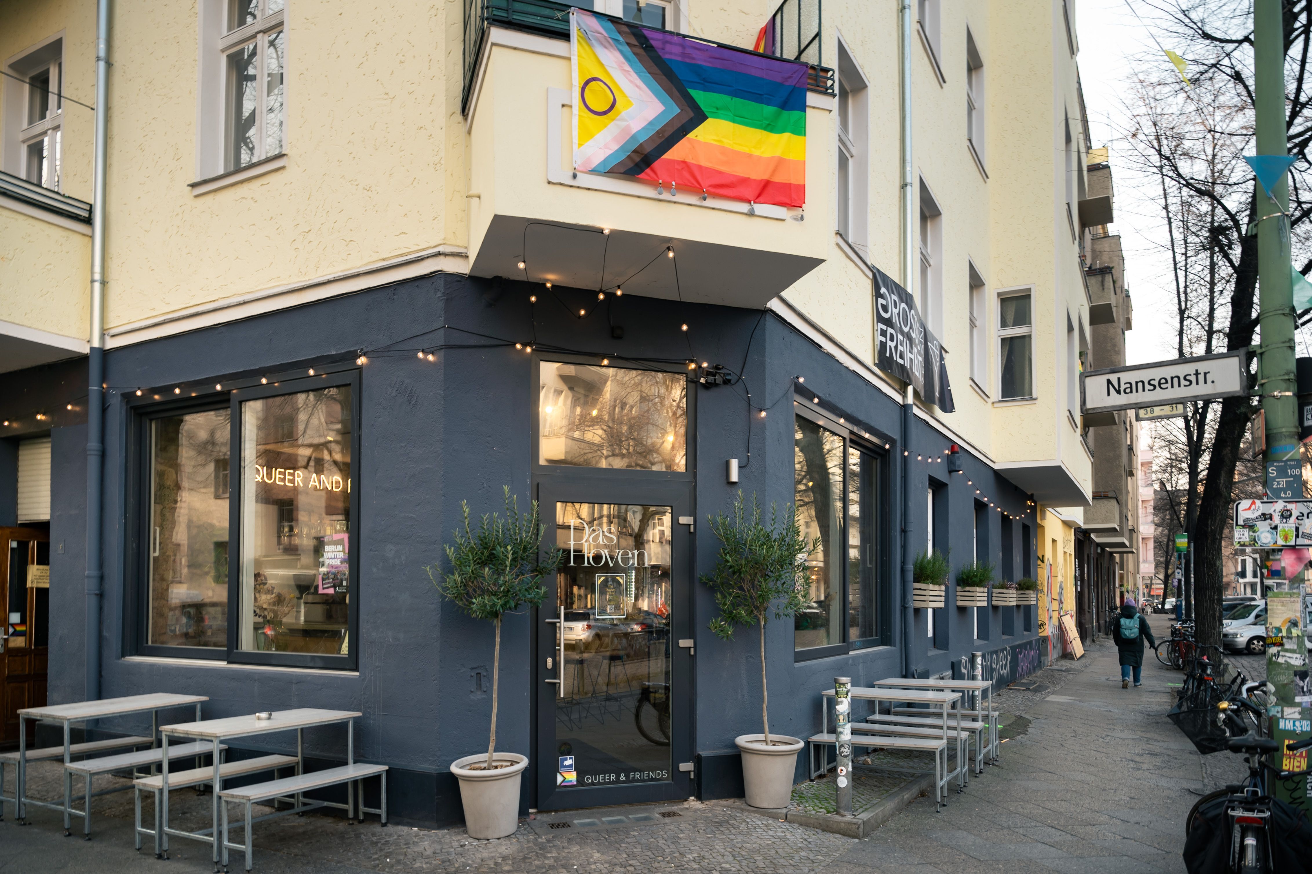 Trotz Angriffen in Neukölln: Das queere Hoven feiert ein Straßenfest