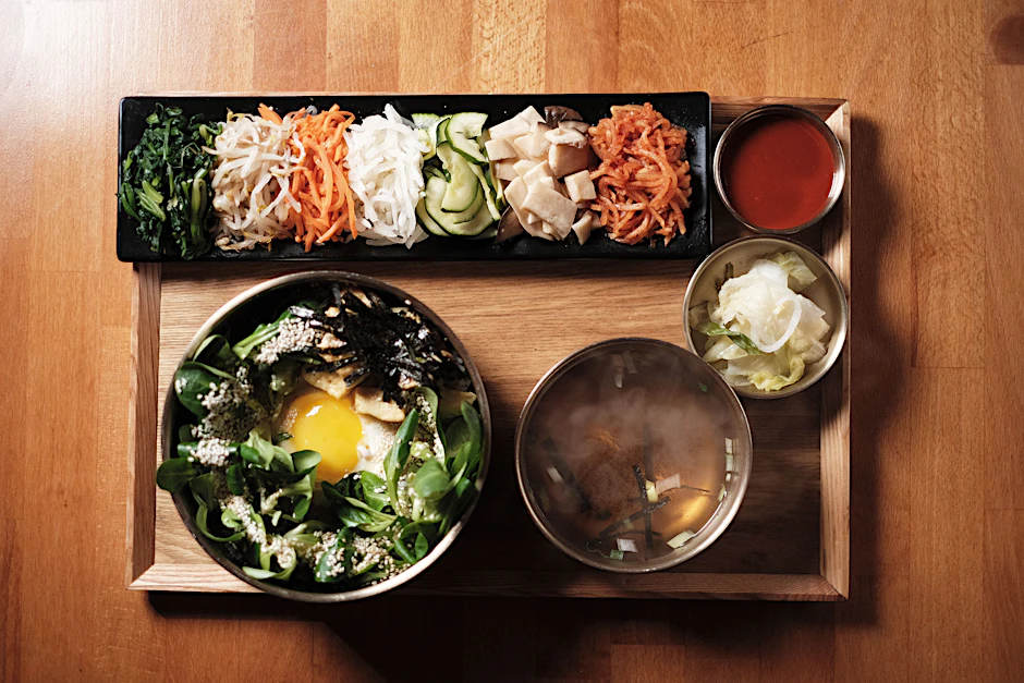 Für gutes Bibimbap muss man nicht nach Korea fliegen – man findet es auch mitten in Berlin.
