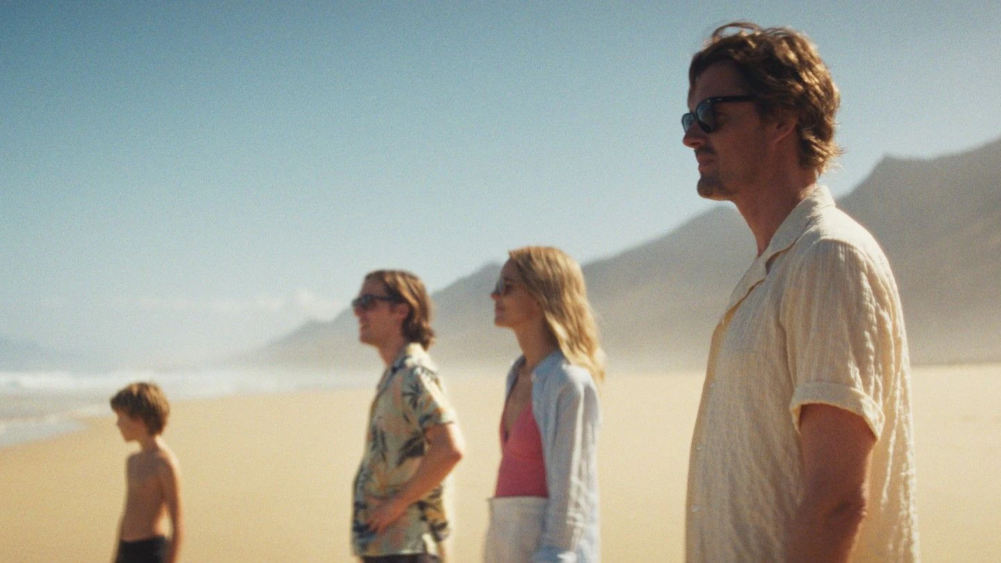 Sam Riley (neben Dylan Torrell, Jack Farthing und Stacy Martin v. l.) als Tom im Berlinale-Thriller Islands.